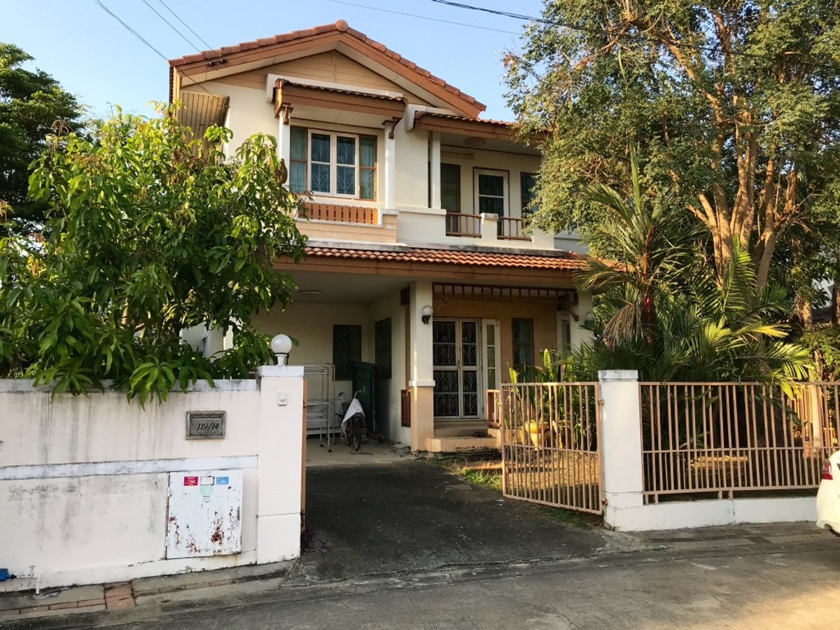 For SaleHousePathum Thani,Rangsit, Thammasat : Single house 69 sq m., next to road 345, at the beginning of the project, house in good condition, Chaiyaphruek Village 1.
