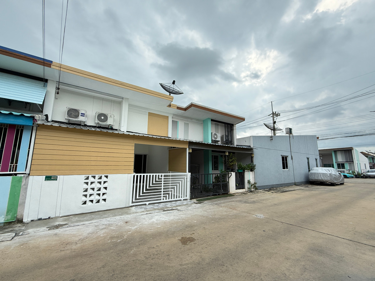 ขายทาวน์โฮมมหาชัย สมุทรสาคร : The Money Me พระราม2-บางหญ้าแพรก บ้านรีโนเวทใหม่พร้อมอยู่ ราคาพิเศษ ฟรีค่าใช้จ่ายวันโอน