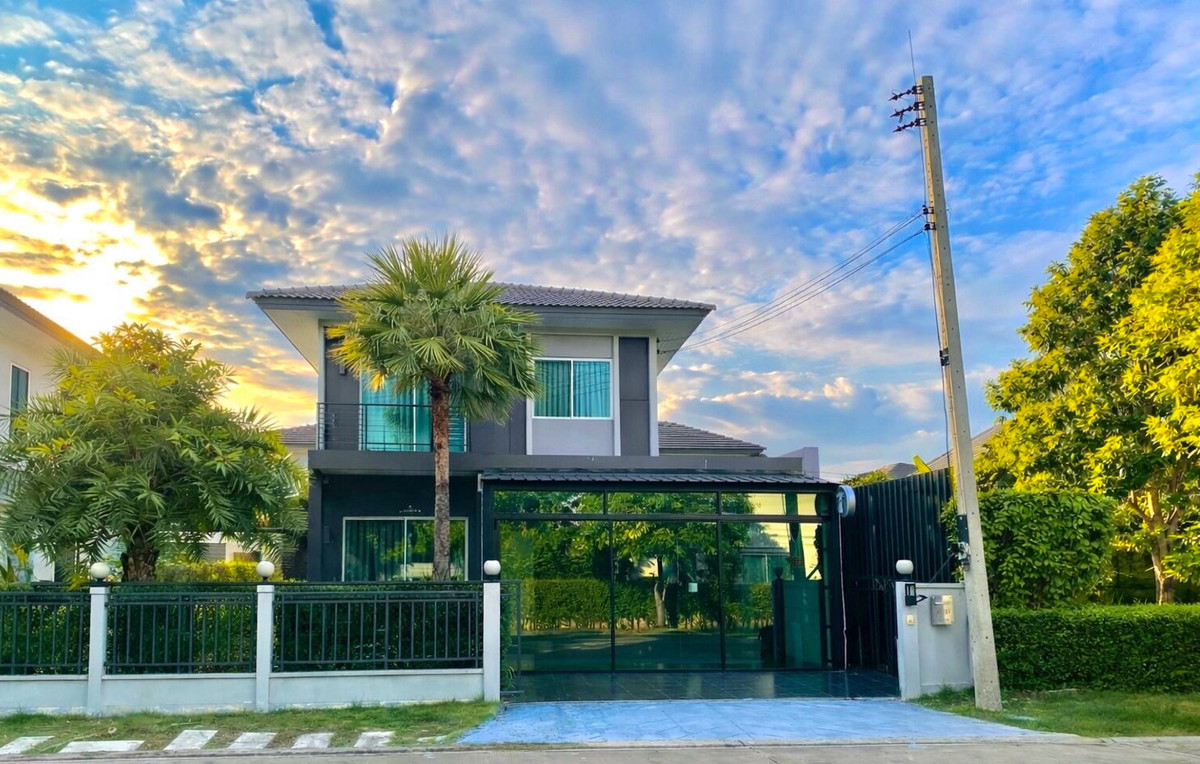 For RentHousePathum Thani,Rangsit, Thammasat : Home for rent Rangsit klong 4 welcome client 4 room 
not pet friendly ❤️