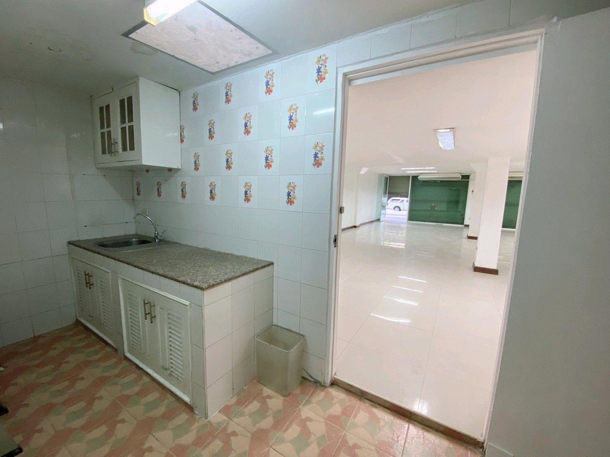 ให้เช่าอาคารพาณิชย์บางซื่อ วงศ์สว่าง เตาปูน : 🏢 Private Office / Showroom ให้เช่า — อาคารพาณิชย์ 5 ชั้น ติดถนนใหญ่ | ติด MRT วงศ์สว่าง (เพียง 70 ก้าว) | ติด 7-Eleven