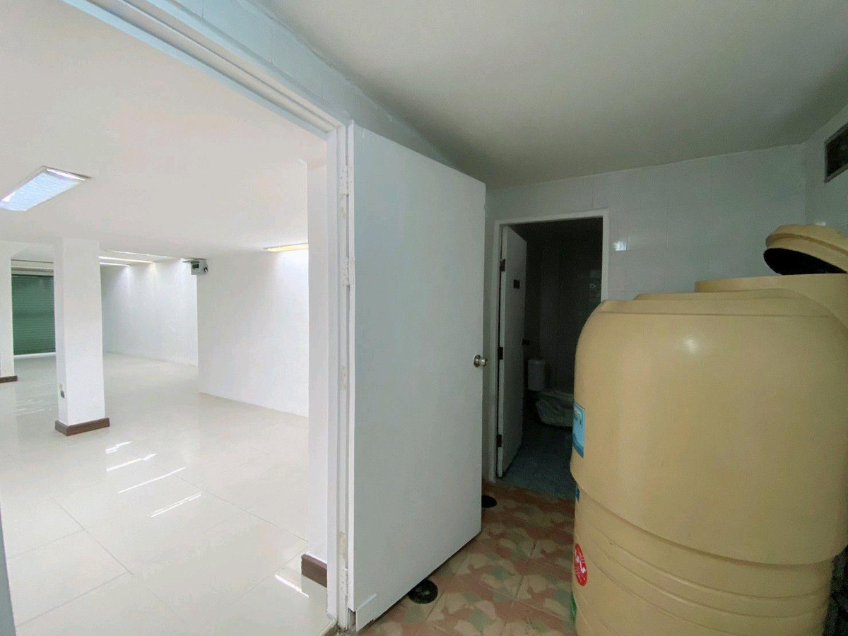 ให้เช่าอาคารพาณิชย์บางซื่อ วงศ์สว่าง เตาปูน : 🏢 Private Office / Showroom ให้เช่า — อาคารพาณิชย์ 5 ชั้น ติดถนนใหญ่ | ติด MRT วงศ์สว่าง (เพียง 70 ก้าว) | ติด 7-Eleven