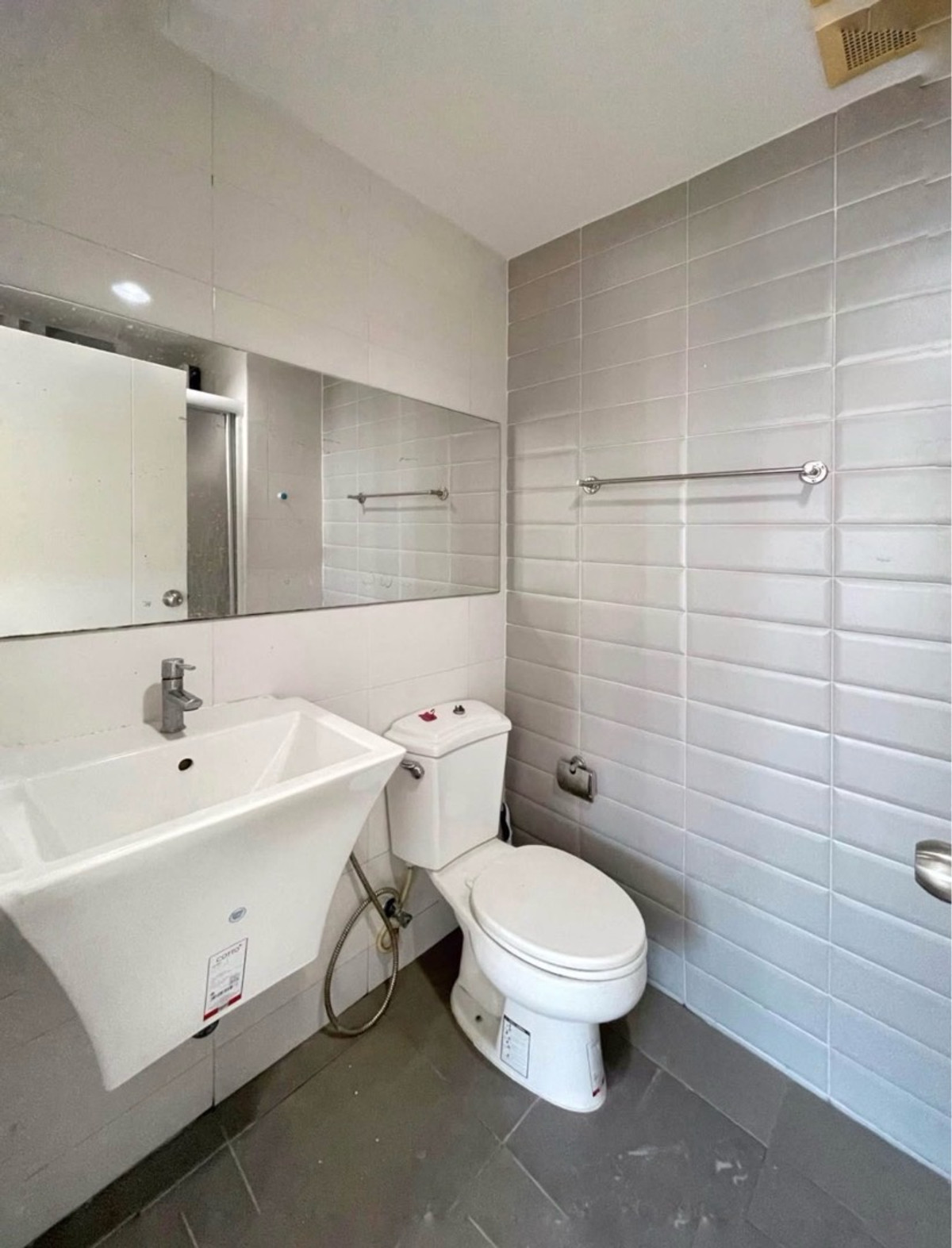 ขายคอนโดคลองเตย กล้วยน้ำไท : ขายด่วน  คอนโด Aspire พระราม 4 ขนาด 36.61 ตรม. 1 ห้องนอน 1 ห้องนั่งเล่น 1 ห้องเก็บของ ตึก A  ห้องมุม ราคา 2,850,000 ล้าน โทร 093-028-1245 id line :properagency 