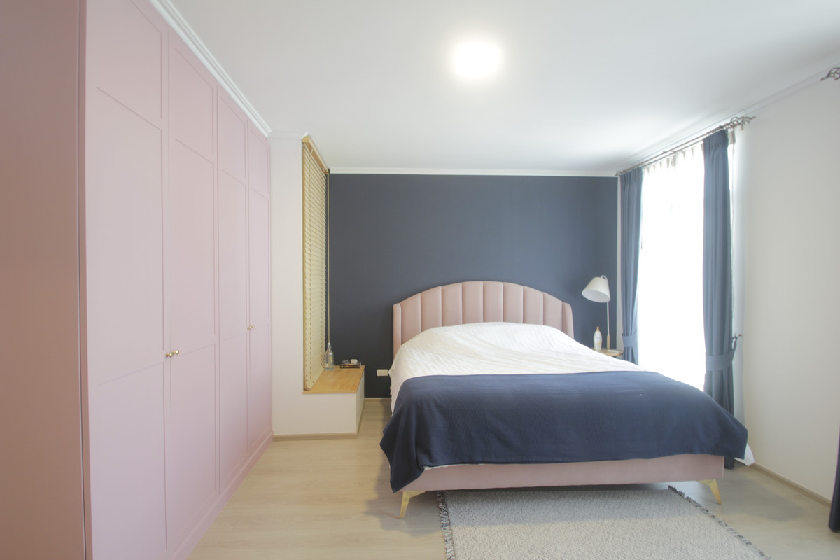 For SaleTownhomeRathburana, Suksawat : Townhouse Villaggio Pracha Uthit 90 Land and House House The house is ready to move in. Fully furnished and includes air conditioning, 21.4 sq m, at the beginning of the project, near Suksawat Expressway, Bang Phli, convenient travel, price negotiable.