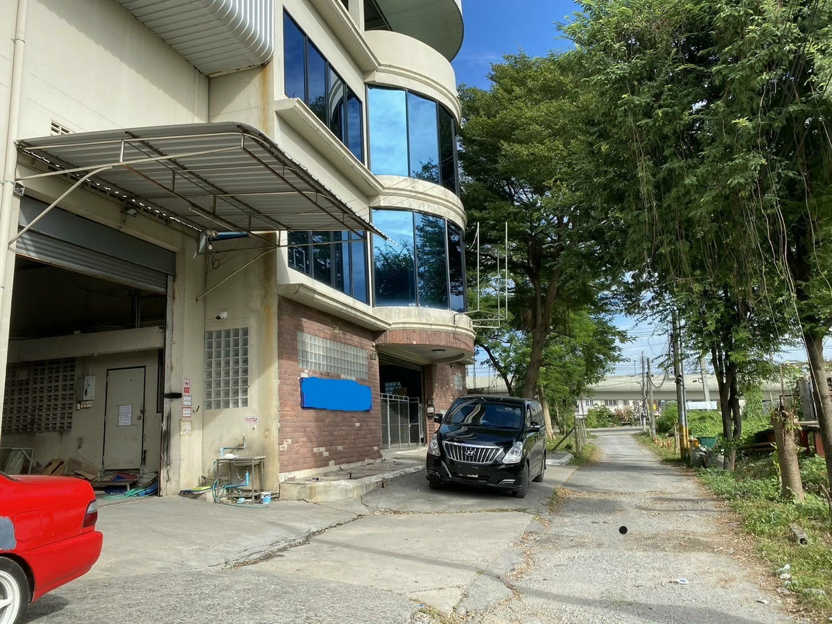 For RentShop HouseNonthaburi, Bang Yai, Bangbuathong : HR3112 4-story office building for rent with warehouse, potential location, Bypass Road, Nonthaburi. Only 30 meters from the main road, convenient to travel, easy to get in and out.