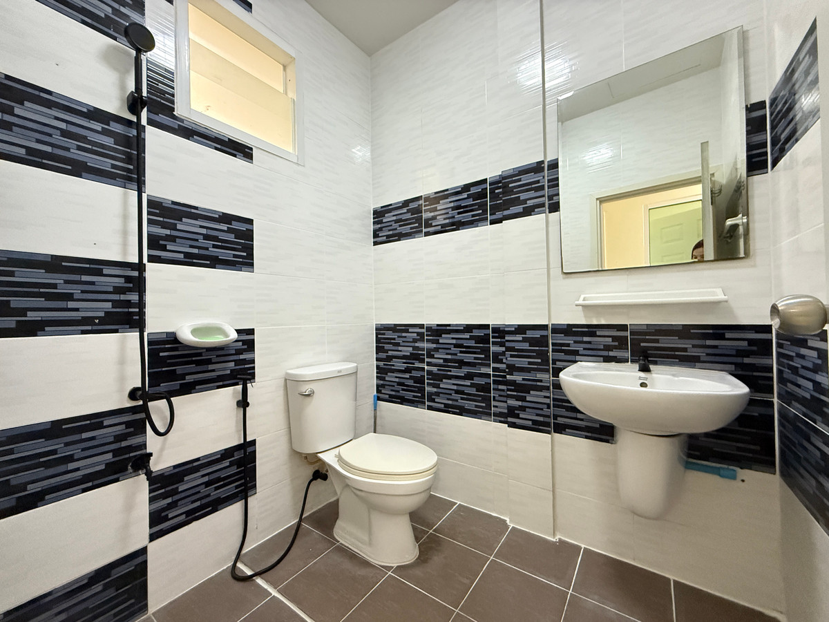 ขายทาวน์โฮมมหาชัย สมุทรสาคร : The Money Me พระราม2-บางหญ้าแพรก บ้านรีโนเวทใหม่พร้อมอยู่ ราคาพิเศษ ฟรีค่าใช้จ่ายวันโอน