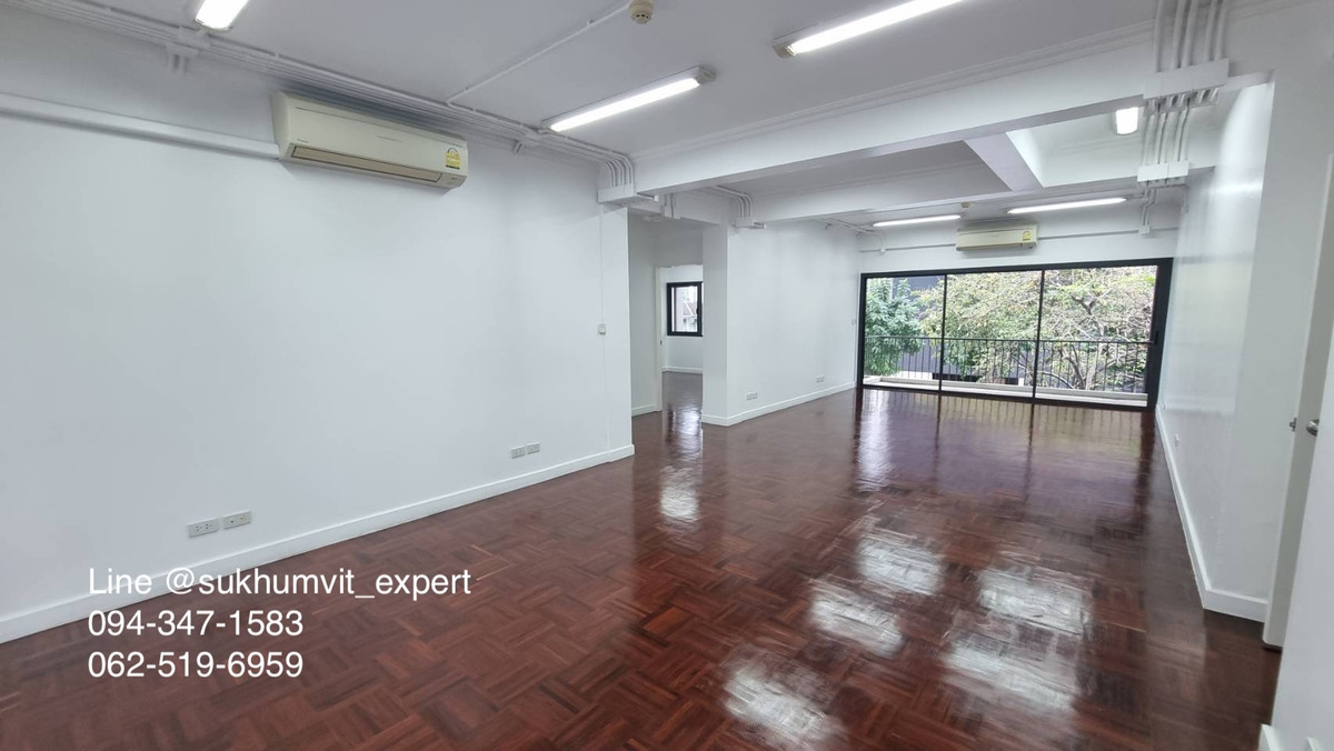 For RentOfficeSukhumvit, Asoke, Thonglor : For Rent: Commercial Space in Asok Area, Near BTS/MRT – 2nd Floor, 120 sq.m.