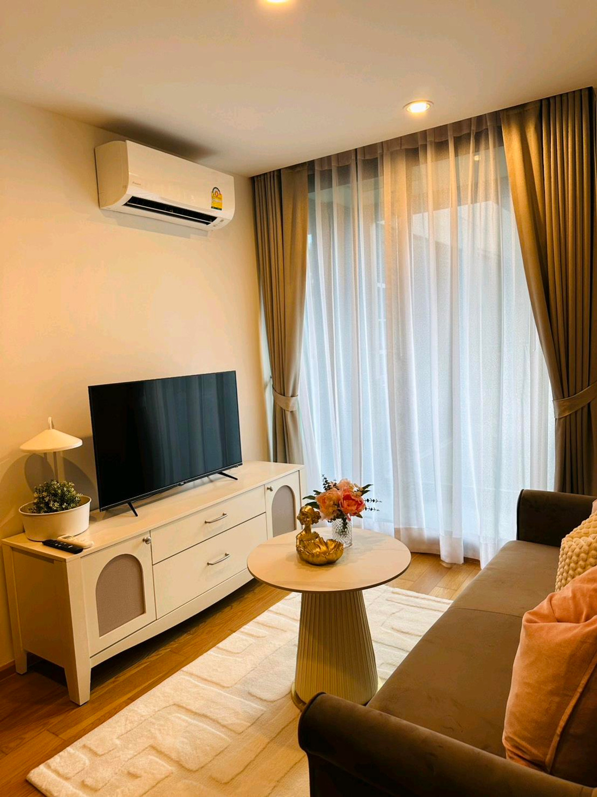 ให้เช่าคอนโดสยาม จุฬา สามย่าน : 🔥ให้เช่าด่วน🔥อัลติจูด สามย่าน - สีลม ห้องกว้าง เฟอร์นิเจอร์ครบพร้อมเข้าอยู่ ใกล้ MRT สามย่าน