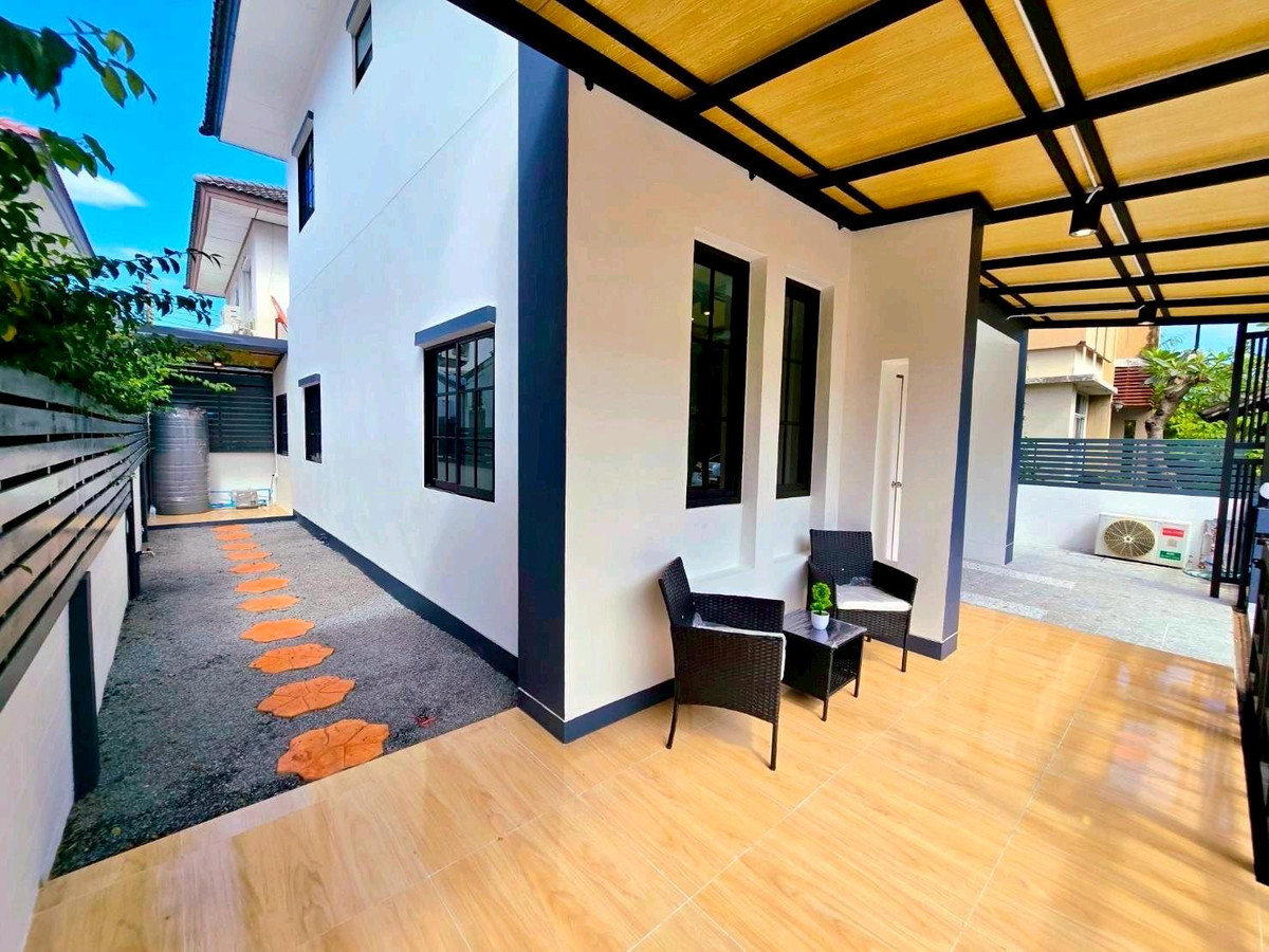 For SaleHouseNawamin, Ramindra : 2-storey semi-detached house for sale, Prompat Village, Greennova, Pink Line MRT. Fashion Island, The Promenade, Big C, Makro, Lotus, renovated and ready to move in.