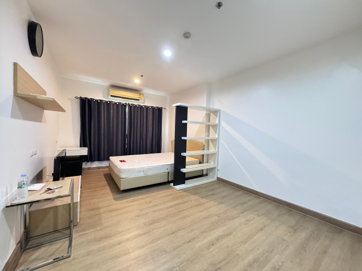 For RentCondoLadprao, Central Ladprao : Sym Vipha Ladprao Condo, close to many offices and 5 Ladprao intersections, 10,500/month, available for rent.