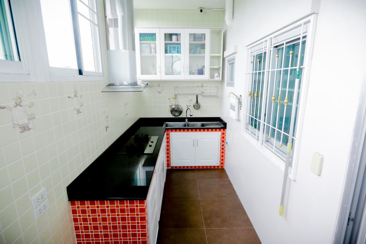 ให้เช่าทาวน์โฮมนวมินทร์ รามอินทรา :  ขาย/ให้เช่าทาวน์โฮมหลังริม หน้าสวน วิวสระ เมดิโอ้ นิมิตใหม่ เฟอร์ครบหิ้วกระเป๋าเข้าอยู่ได้เลย