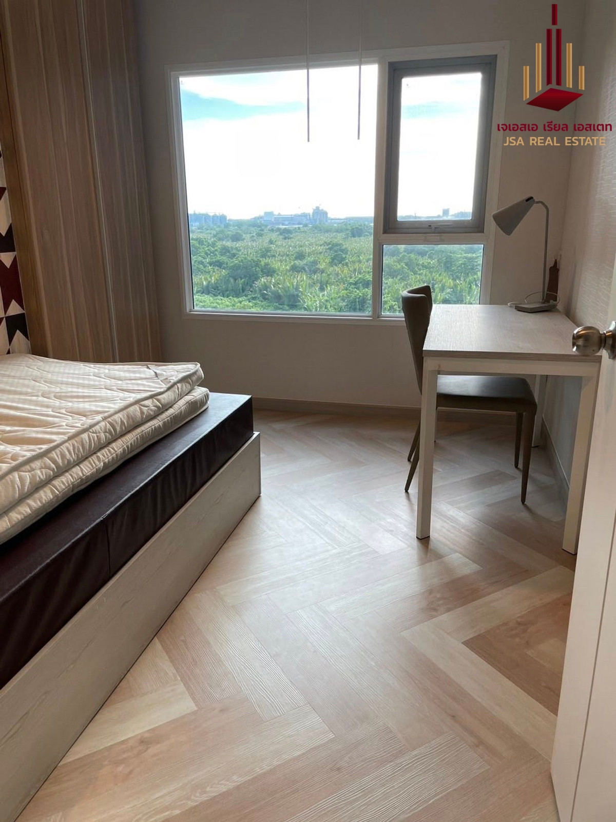 For RentCondoSamut Prakan,Samrong : ✨ For Rent: Aspire Erawan Condo ✨ 💰 Only 16,000 THB/month