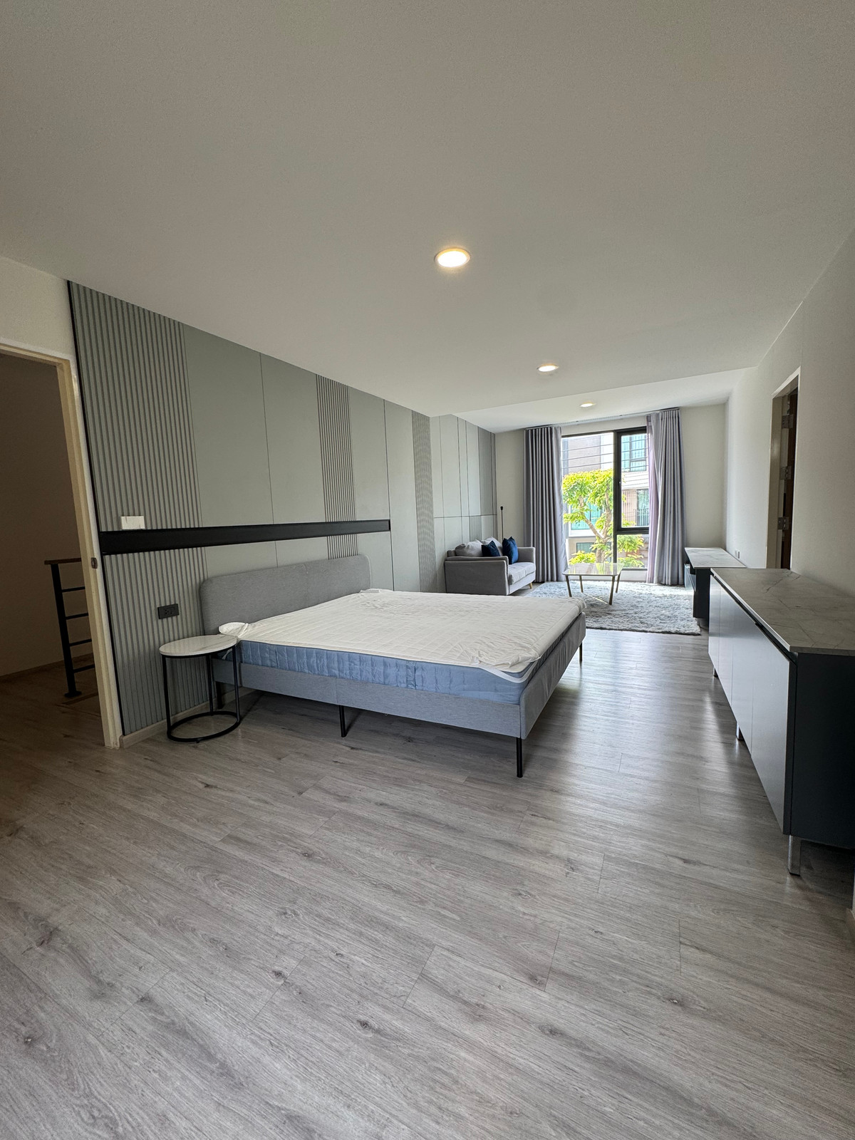 ให้เช่าบ้านบางนา แบริ่ง ลาซาล : Altitude Kraf Bangna ✅ ว่างให้เช่า 6 ห้องนอน ! 💳 ค่าเช่า 90,000 บาท/เดือน 🏡 3 ชั้น 6 ห้องนอน 336 ตร.ม. (40 ตร.ว.) 🤝 ยินดีรับ Co-Agent