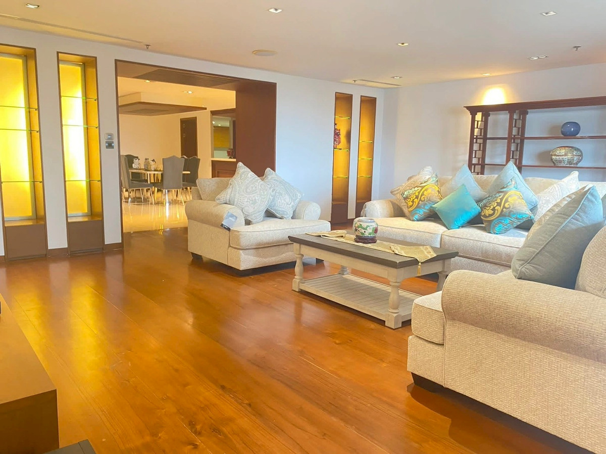 For RentCondoNana, North Nana,Sukhumvit13, Soi Nana : 💜🦄Kalllista Mansion sukhunvit 11🦄💜 3 Beds 3 Baths, Rental 160,000 Baht