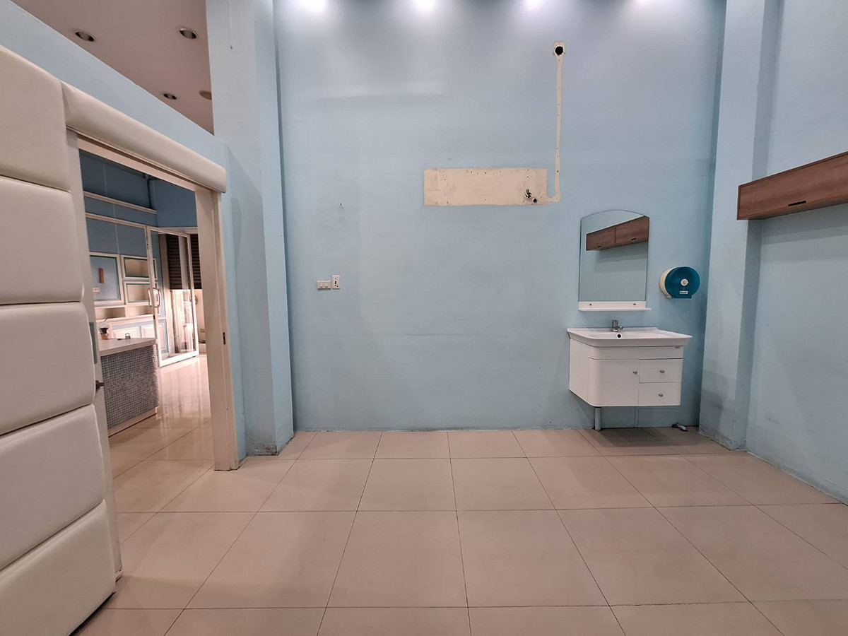 ให้เช่าอาคารพาณิชย์พระราม 2 บางขุนเทียน : ให้เช่า อาคารพาณิชย์ 4 ชั้น 2 คูหา เนื้อที่ 52 ตร.ว. โครงการธนบุรี คอมเพล็กซ์ พระราม 2 ใกล้เซ็นทรัลพระราม 2 ซอยพระราม 2 ซอย 60 ถนนพระราม2 เขตบางขุนเทียน กรุงเทพมหานคร