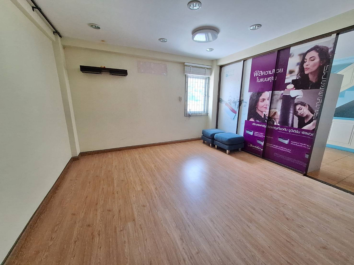 ให้เช่าอาคารพาณิชย์พระราม 2 บางขุนเทียน : ให้เช่า อาคารพาณิชย์ 4 ชั้น 2 คูหา เนื้อที่ 52 ตร.ว. โครงการธนบุรี คอมเพล็กซ์ พระราม 2 ใกล้เซ็นทรัลพระราม 2 ซอยพระราม 2 ซอย 60 ถนนพระราม2 เขตบางขุนเทียน กรุงเทพมหานคร