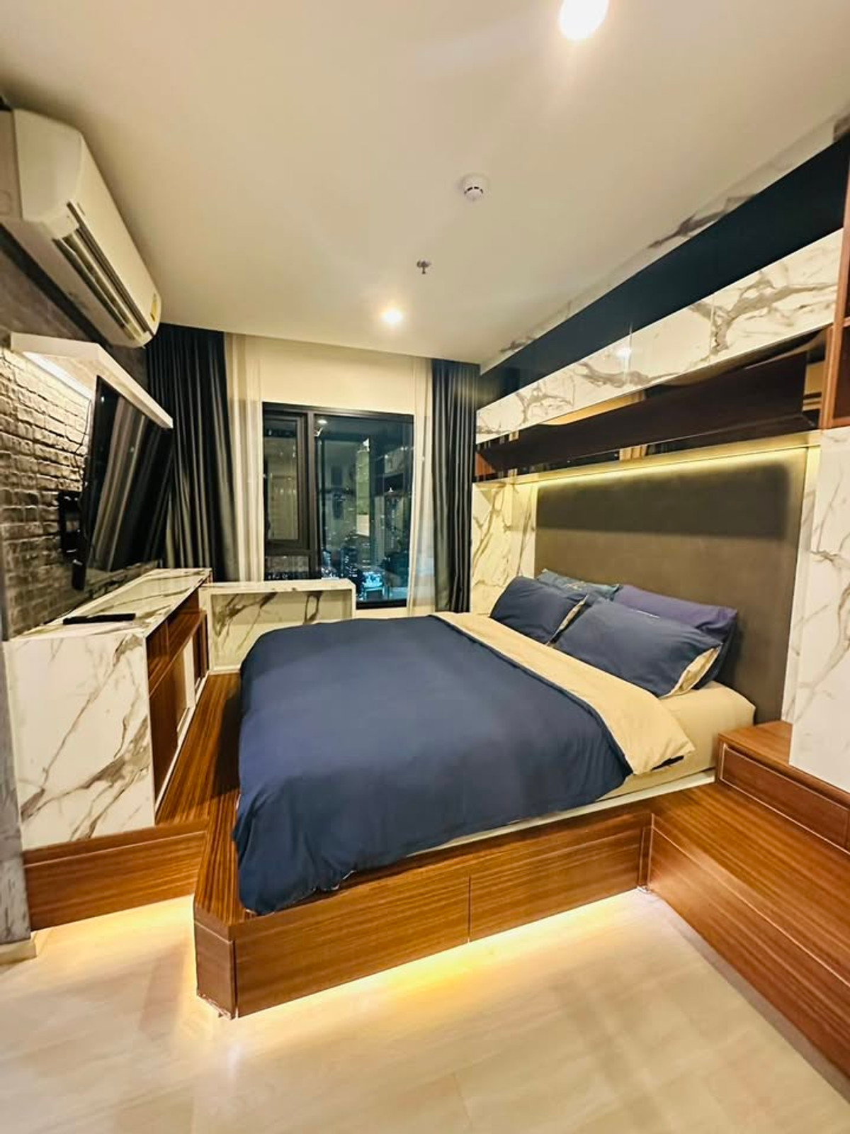 ให้เช่าคอนโดพระราม 9 เพชรบุรีตัดใหม่ RCA : ให้เช่า Life Asoke ราคา 21,000 บาท [MPr251230]