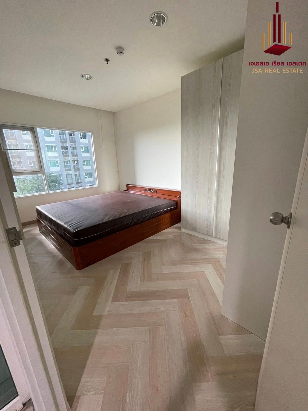 For RentCondoSamut Prakan,Samrong : ✨ For Rent: Aspire Erawan Condo ✨ 💰 Only 16,000 THB/month