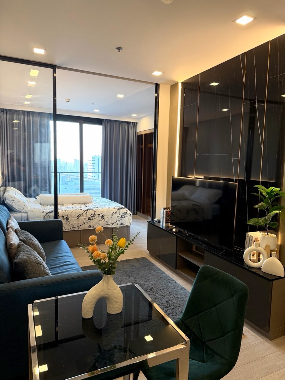 ให้เช่าคอนโดพระราม 9 เพชรบุรีตัดใหม่ RCA : 26,000 baht 37sqm