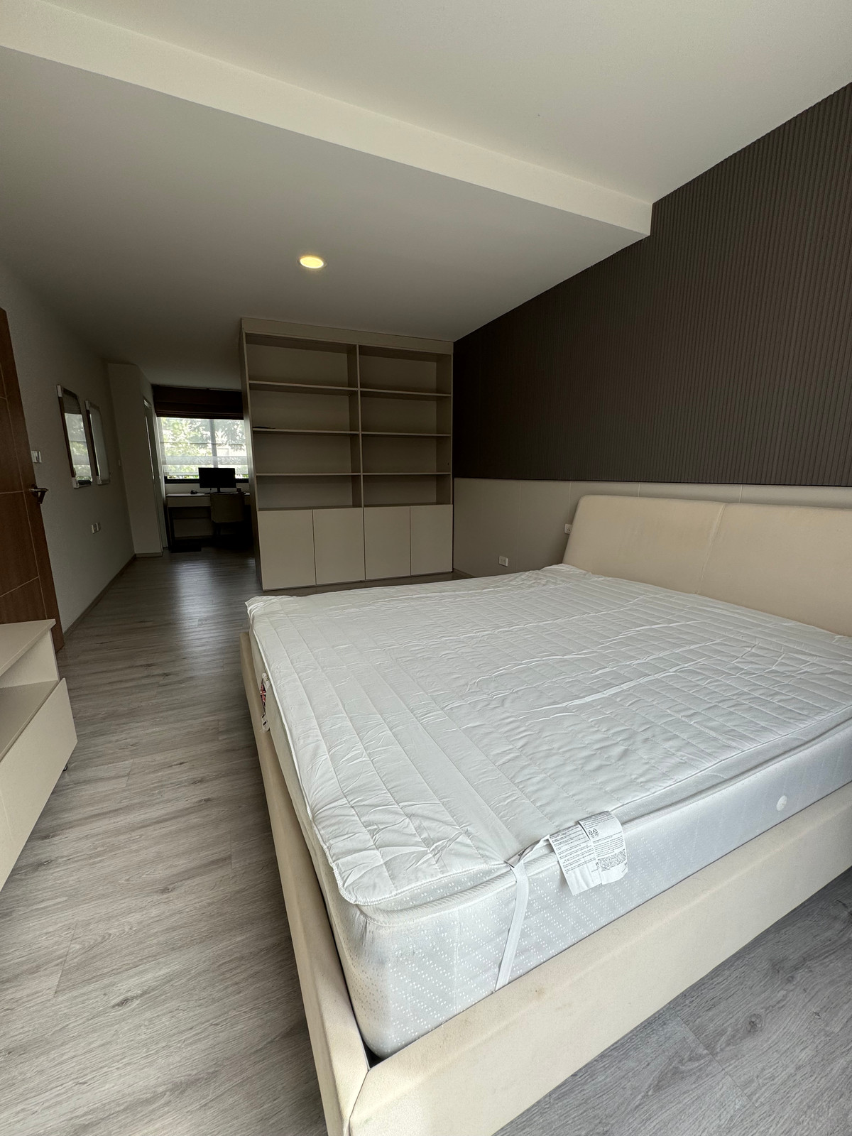 ให้เช่าบ้านบางนา แบริ่ง ลาซาล : Altitude Kraf Bangna ✅ ว่างให้เช่า 6 ห้องนอน ! 💳 ค่าเช่า 90,000 บาท/เดือน 🏡 3 ชั้น 6 ห้องนอน 336 ตร.ม. (40 ตร.ว.) 🤝 ยินดีรับ Co-Agent