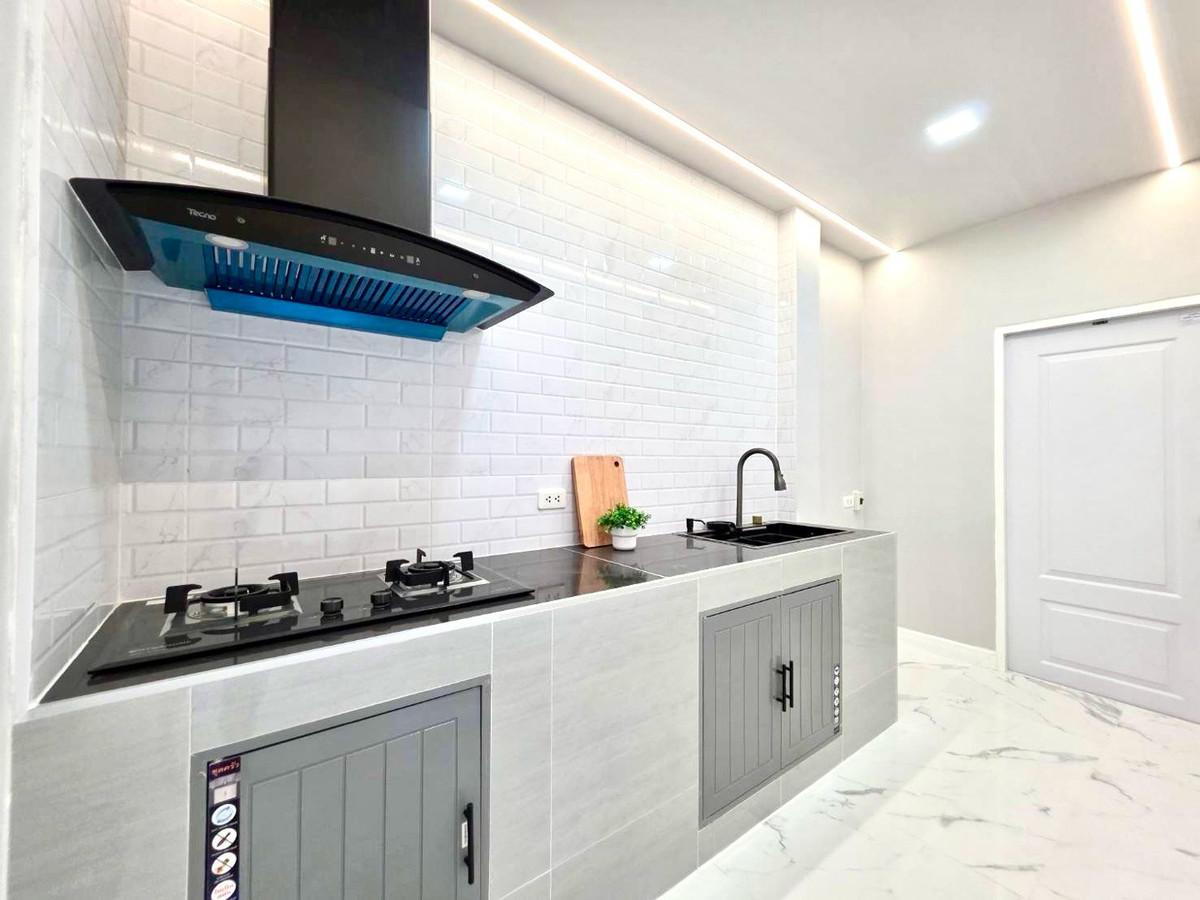 For SalePathum Thani,Rangsit, Thammasat : Newly renovated house for sale, ready to move in Modern style ✨📍 Baan Fah Piyarom, Lam Luk Ka Khlong 6