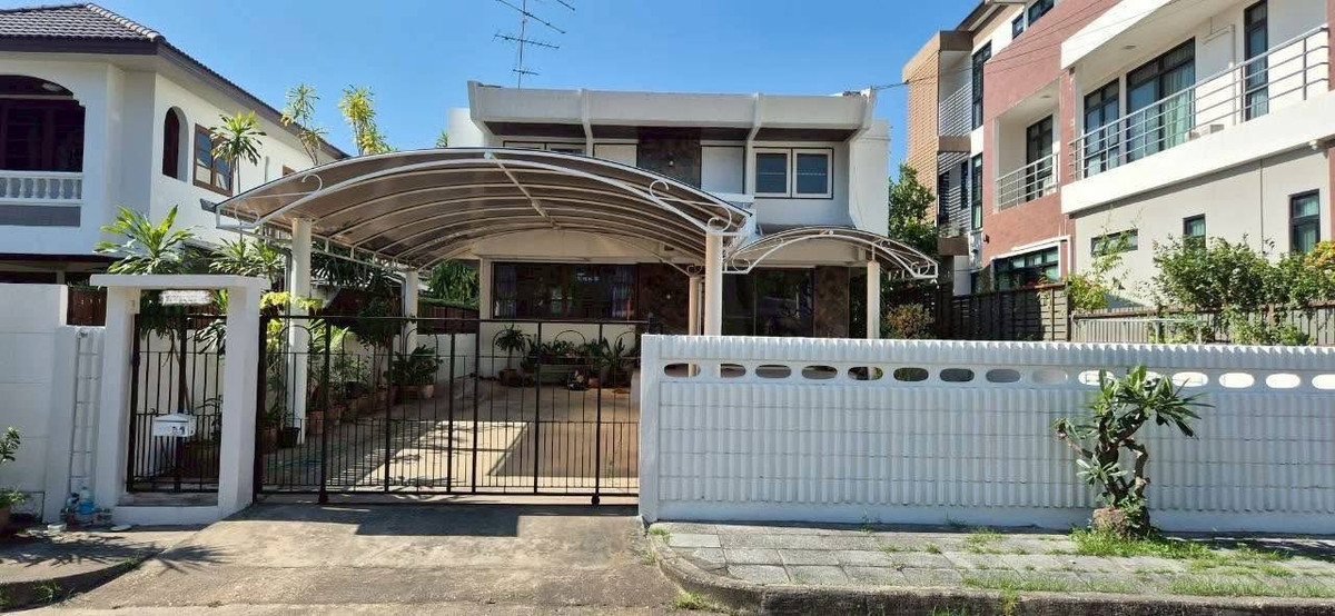 For RentHousePattanakan, Srinakarin : Single house for rent Muang Thong Village 2/2 Phatthanakan 61 near Airport link Hua Mak