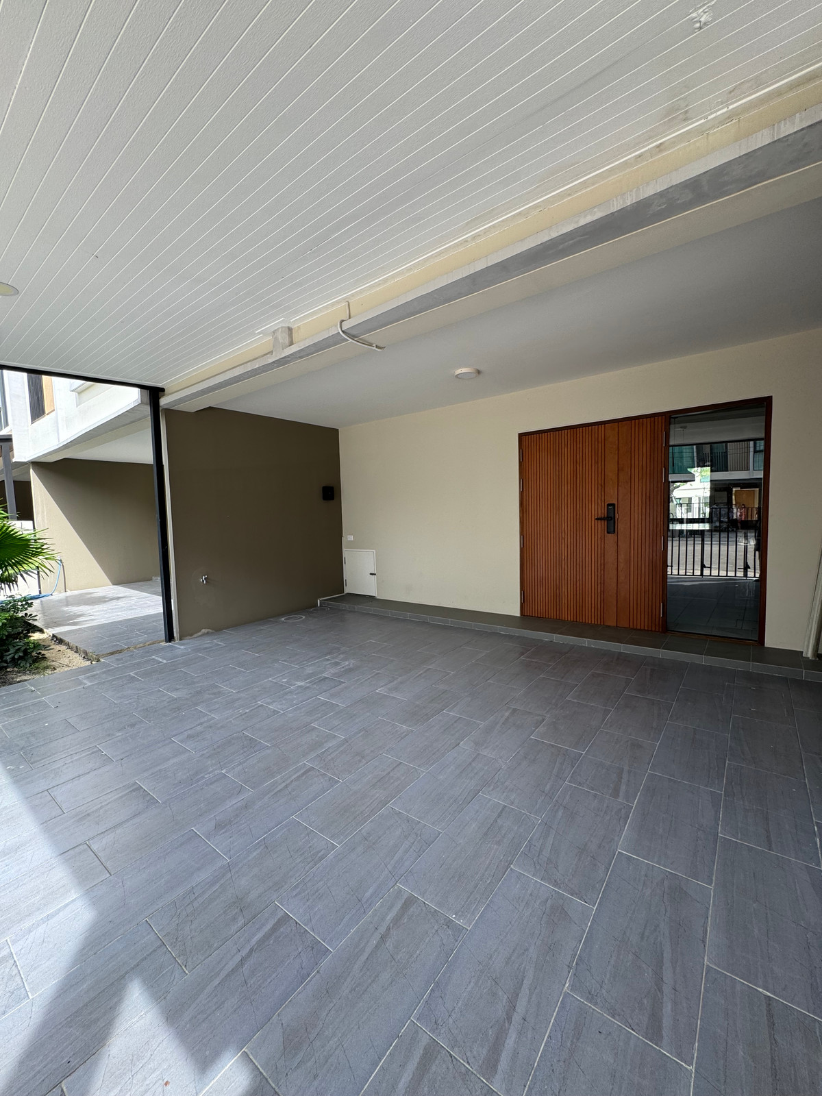 ให้เช่าบ้านบางนา แบริ่ง ลาซาล : Altitude Kraf Bangna ✅ ว่างให้เช่า 6 ห้องนอน ! 💳 ค่าเช่า 90,000 บาท/เดือน 🏡 3 ชั้น 6 ห้องนอน 336 ตร.ม. (40 ตร.ว.) 🤝 ยินดีรับ Co-Agent