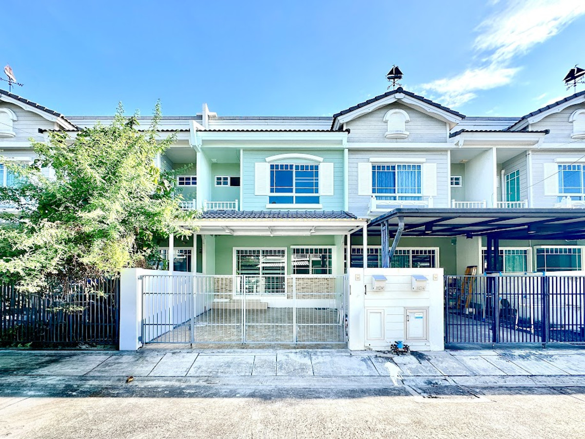 ขายทาวน์โฮมสมุทรปราการ สำโรง : ขายทาวน์โฮม 2 ชั้น หมู่บ้าน วิลลาจจิโอ บางนา  2 ห้องนอน 3 ห้องน้ำ 1 ที่จอดรถ เพียง 1.69 ล้านบาท!!