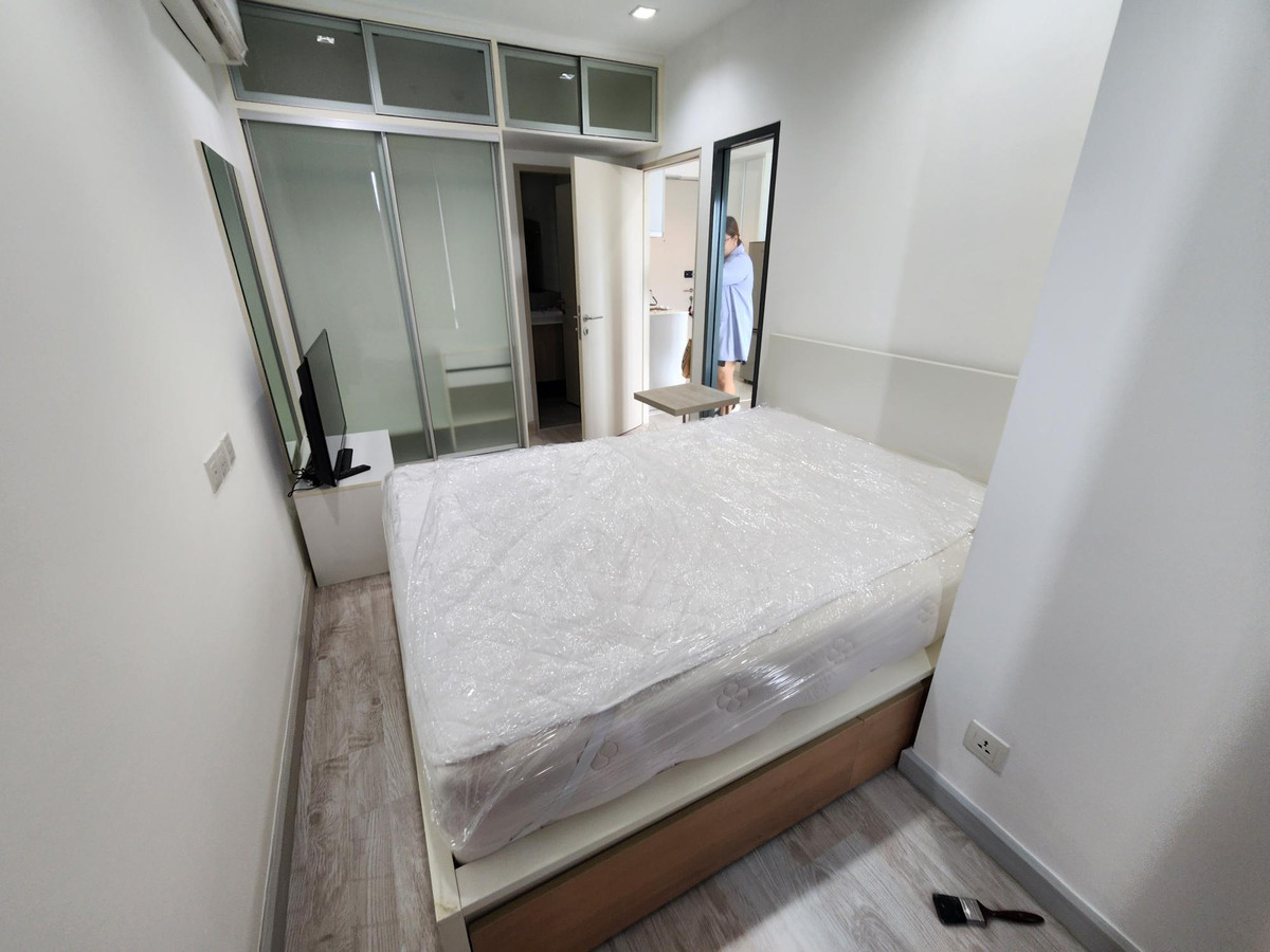 ให้เช่าคอนโดวงเวียนใหญ่ เจริญนคร : ให้เช่า ไอดีโอ โมบิ สาทร ( Ideo  mobi sathorn  ) ติด BTS ธนบุรี  50 เมตร พร้อมเฟอร์  + 31 ตรม. เพียง 15,000 บาท  