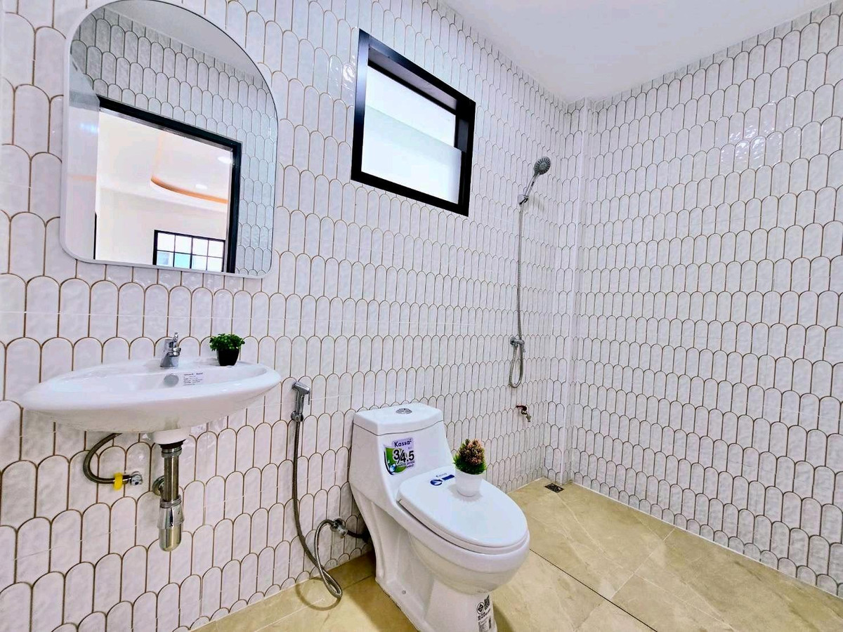 For SaleHouseNawamin, Ramindra : 2-storey semi-detached house for sale, Prompat Village, Greennova, Pink Line MRT. Fashion Island, The Promenade, Big C, Makro, Lotus, renovated and ready to move in.