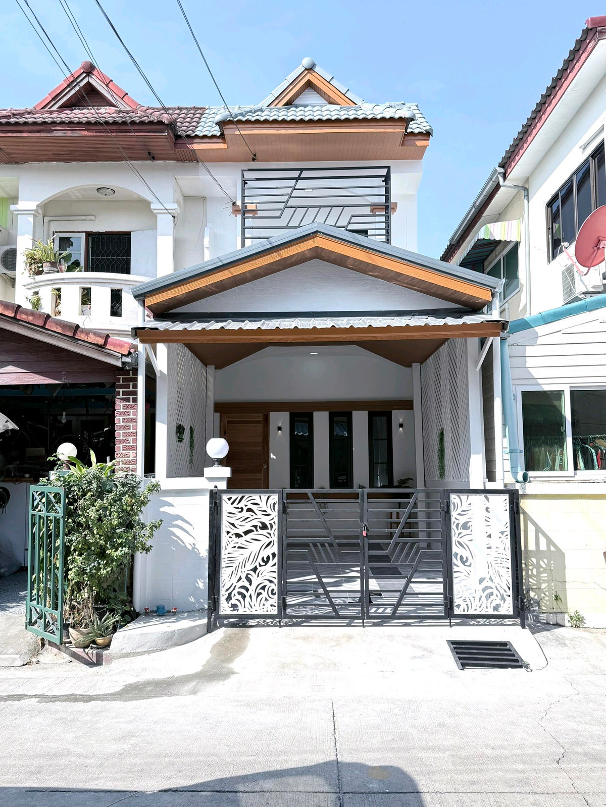 ขายทาวน์โฮมมีนบุรี-ร่มเกล้า : ขายทาวน์เฮ้าส์ 2 ชั้น หมู่บ้านมารวยร่มเกล้า 44 สนามบินสุวรรณภูมิ บิ๊กซี แม็คโคร โลตัส ตลาดมีนบุรี ไทวัสดุโฮมโปร รีโนเวทแล้วพร้อมอยู่