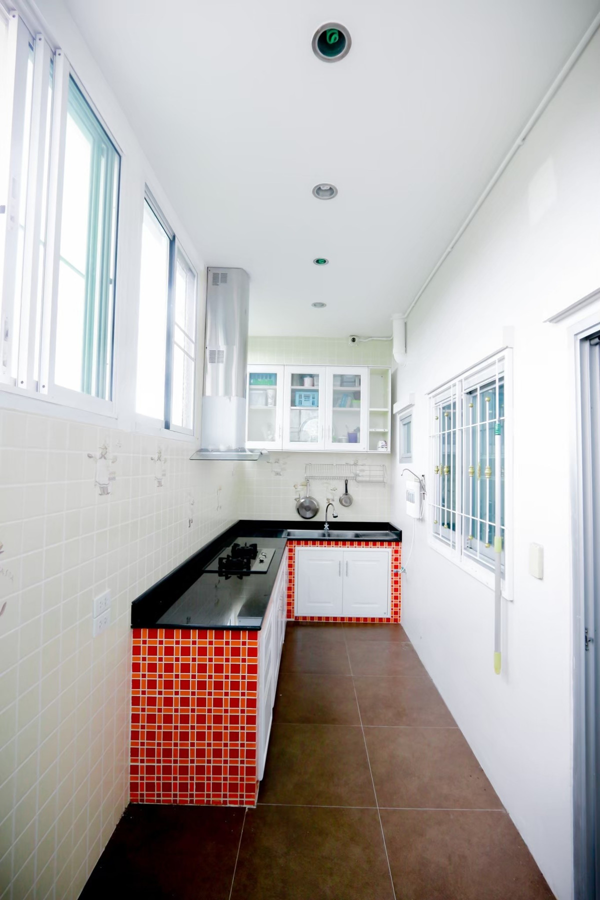 ให้เช่าทาวน์โฮมนวมินทร์ รามอินทรา :  ขาย/ให้เช่าทาวน์โฮมหลังริม หน้าสวน วิวสระ เมดิโอ้ นิมิตใหม่ เฟอร์ครบหิ้วกระเป๋าเข้าอยู่ได้เลย