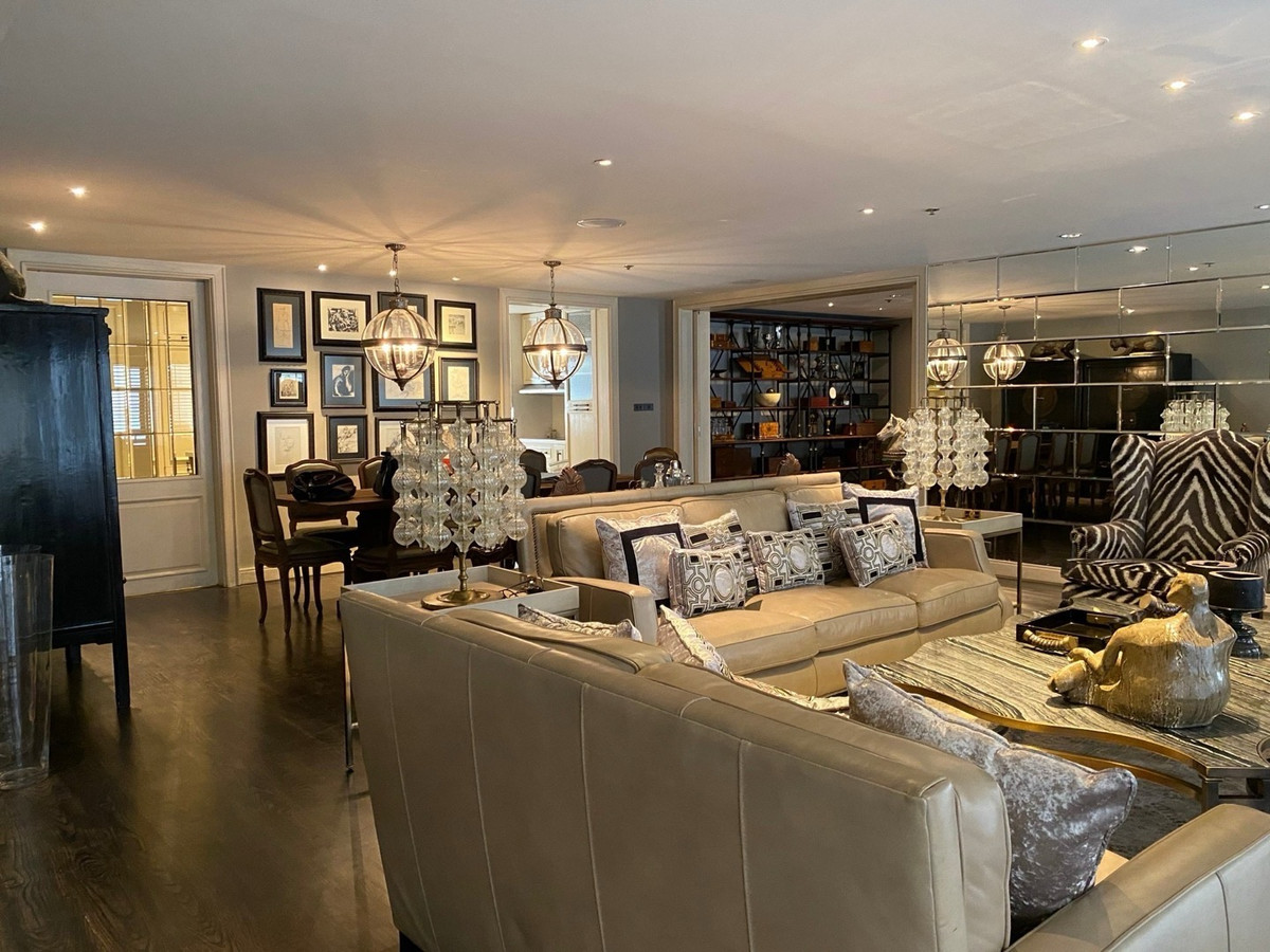 For RentCondoSathorn, Narathiwat : Baan Sathorn Condo for Rent 2 Bedrooms Near Lumpini Park MRT Lumpini Extra Large 277 Sq.m with 2 Fixed Parking Spaces