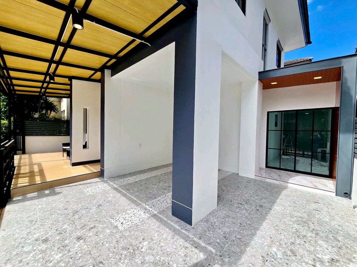 For SaleHouseNawamin, Ramindra : 2-storey semi-detached house for sale, Prompat Village, Greennova, Pink Line MRT. Fashion Island, The Promenade, Big C, Makro, Lotus, renovated and ready to move in.