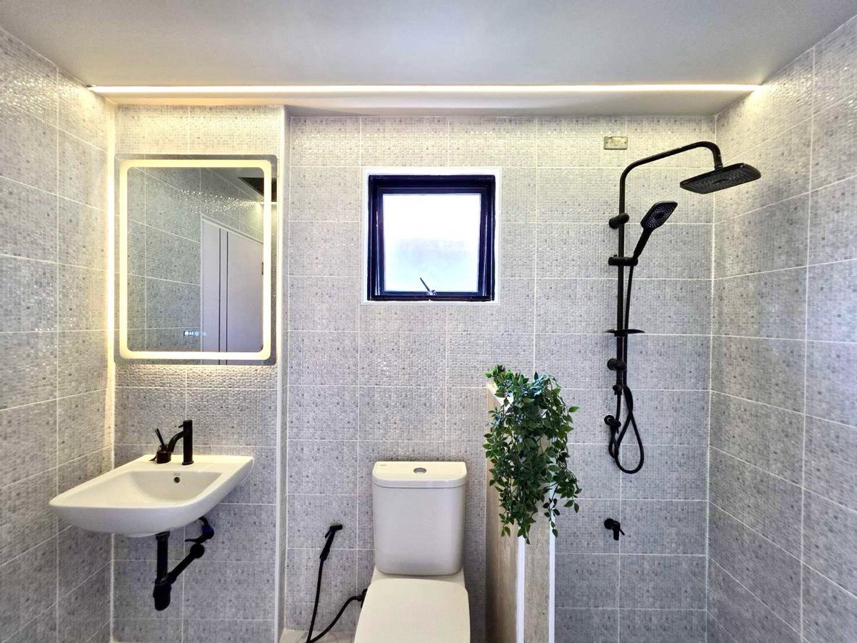 For SalePathum Thani,Rangsit, Thammasat : Newly renovated house for sale, ready to move in Modern style ✨📍 Baan Fah Piyarom, Lam Luk Ka Khlong 6