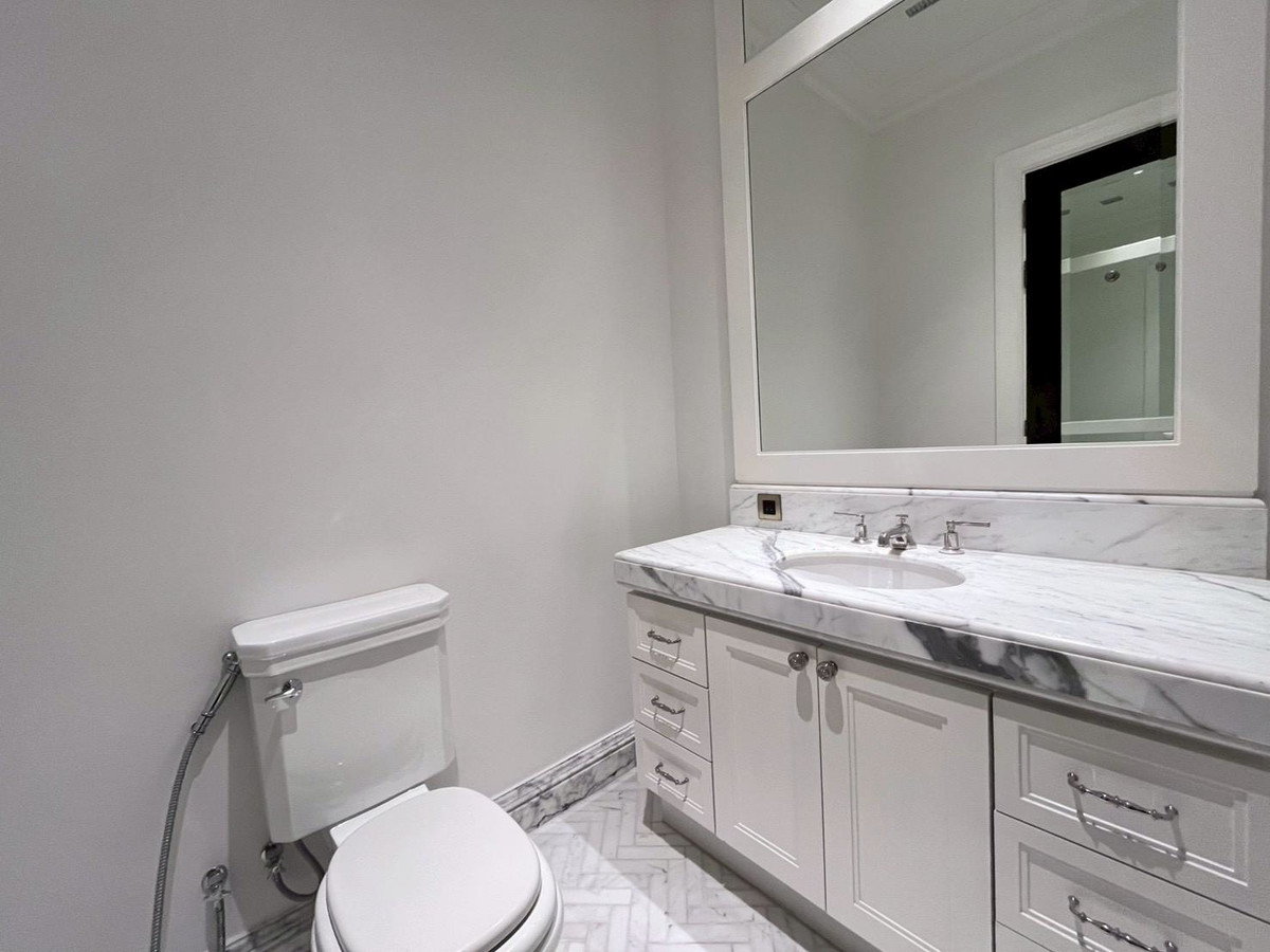 For RentCondoWitthayu, Chidlom, Langsuan, Ploenchit : 🍑🦊 98 Wireless 🦊🍑 2 Beds 3 Baths, Rental 180,000 Baht