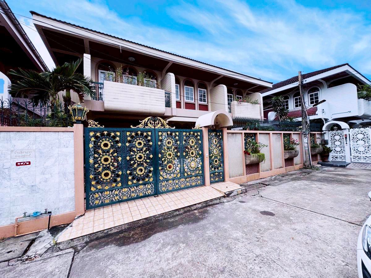 For SaleHousePinklao, Charansanitwong : Single house for sale, 4 bedrooms, near Siriraj Hospital. Arun Amarin Road Arun Amarin Subdistrict Bangkok Noi District Single house for sale in Pinklao Single house for sale in Bangkok Noi Single house for sale in Arun Amarin, Bangkok.