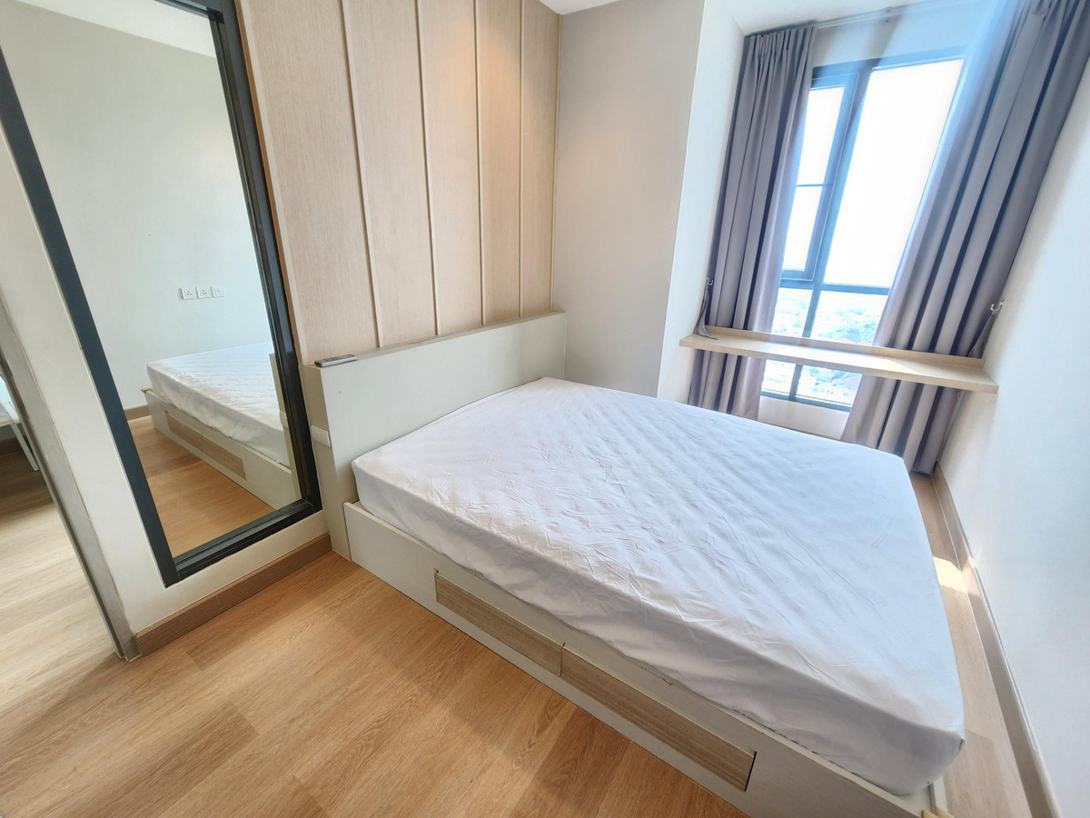 For RentCondoWongwianyai, Charoennakor : For rent, Ideo Mobi Sathorn, next to BTS Thonburi, 50 meters, with furniture + washing machine + closed kitchen + 31 sq m., only 14,000 baht.