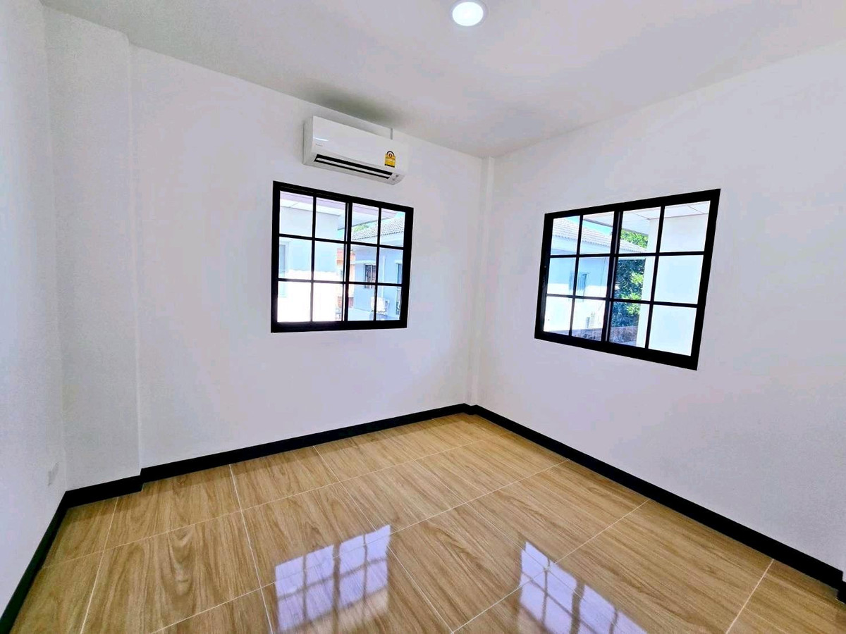 For SaleHouseNawamin, Ramindra : 2-storey semi-detached house for sale, Prompat Village, Greennova, Pink Line MRT. Fashion Island, The Promenade, Big C, Makro, Lotus, renovated and ready to move in.