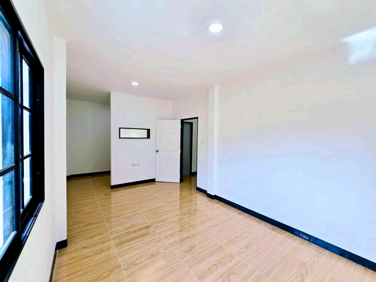 For SaleHouseNawamin, Ramindra : 2-storey semi-detached house for sale, Prompat Village, Greennova, Pink Line MRT. Fashion Island, The Promenade, Big C, Makro, Lotus, renovated and ready to move in.