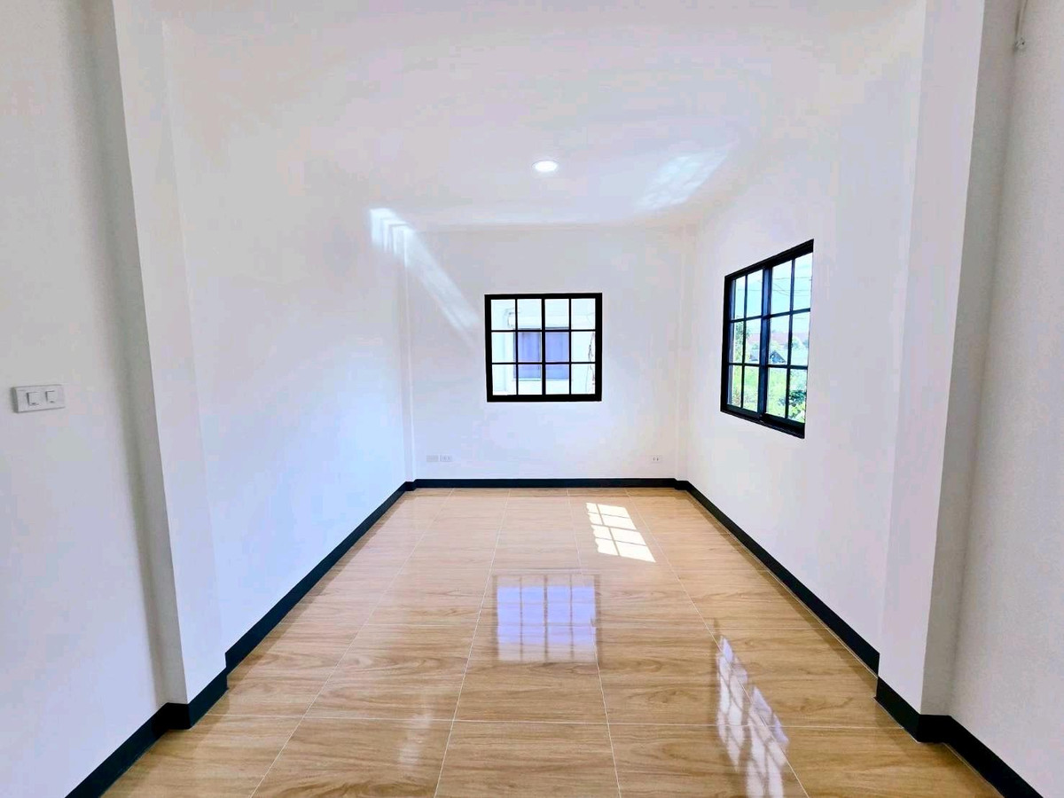 For SaleHouseNawamin, Ramindra : 2-storey semi-detached house for sale, Prompat Village, Greennova, Pink Line MRT. Fashion Island, The Promenade, Big C, Makro, Lotus, renovated and ready to move in.