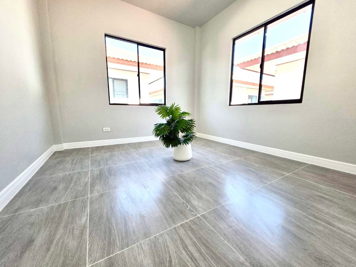 For SalePathum Thani,Rangsit, Thammasat : Newly renovated house for sale, ready to move in Modern style ✨📍 Baan Fah Piyarom, Lam Luk Ka Khlong 6