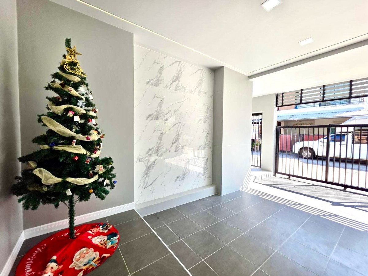 For SalePathum Thani,Rangsit, Thammasat : Newly renovated house for sale, ready to move in Modern style ✨📍 Baan Fah Piyarom, Lam Luk Ka Khlong 6