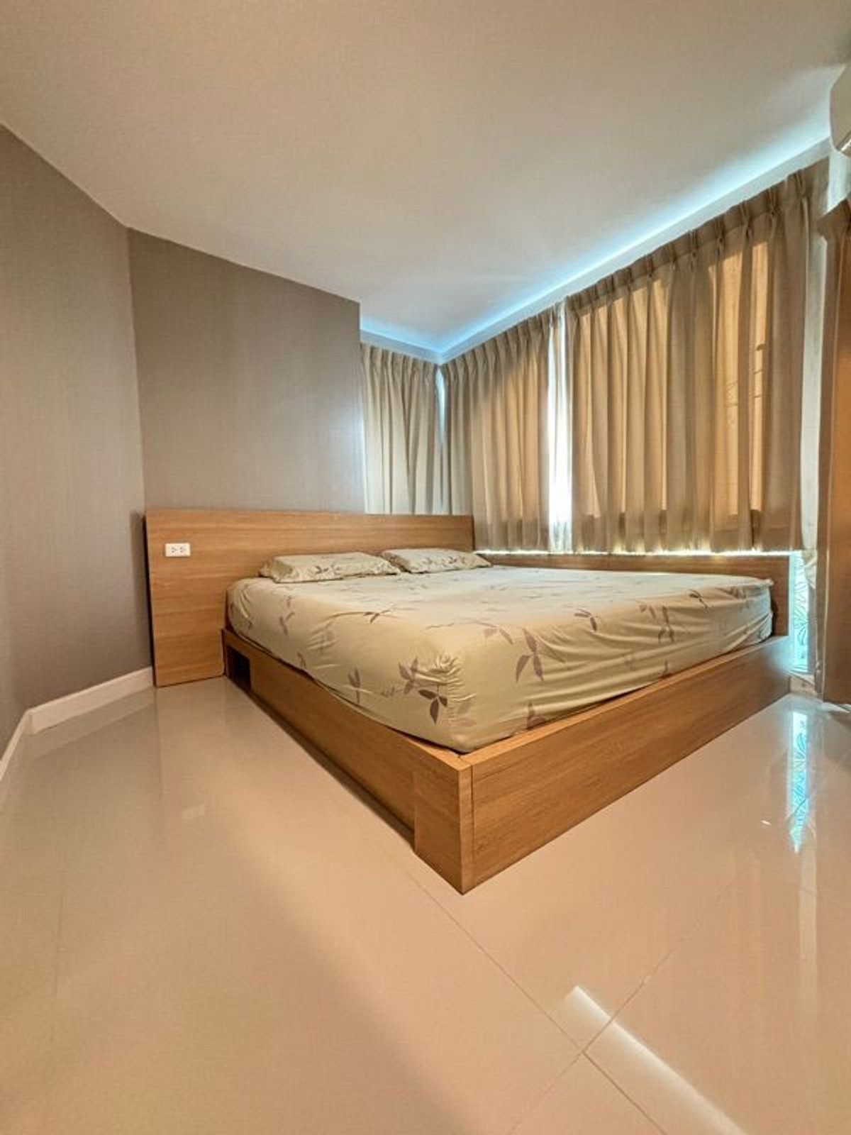 ขายคอนโดบางนา แบริ่ง ลาซาล : (รหัส SM1663) ขายคอนโด Swift condo สวิฟท์ คอนโด เอแบค บางนา ใกล้มหาวิทยาลัยเอแบค บางนา