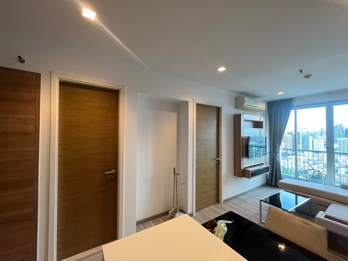 ให้เช่าคอนโดสะพานควาย จตุจักร : รีโนเวทใหม่ เฟอร์ใหม่ ด่วน ราคาดีมาก Rhythm Phahol–Ari — 1 Bed 1 Bath | 45 sq.m Tel/WhatsApp: 096-327-2669 | Line: Nyla2669