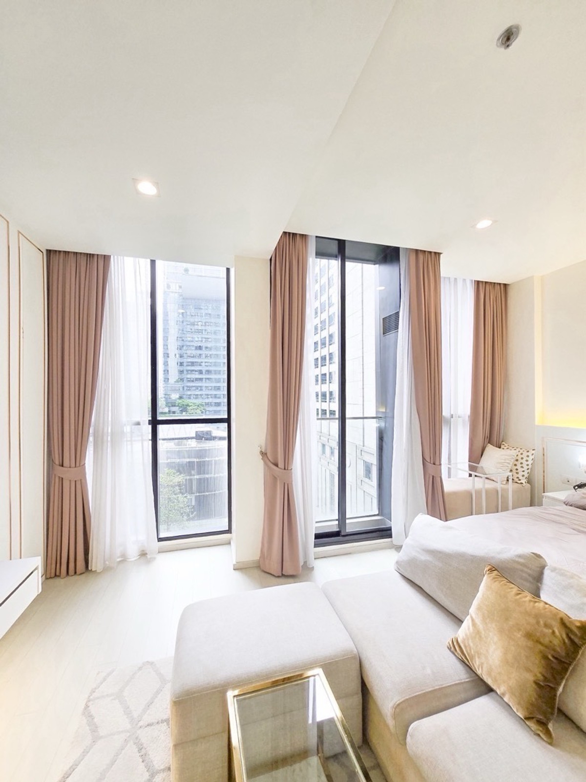ให้เช่าคอนโดวิทยุ ชิดลม หลังสวน : ✨ For Rent ✨ Noble Ploenchit / 45 Sqm. / 9th Floor / Fully Furnished / 30,000 THB 🔥