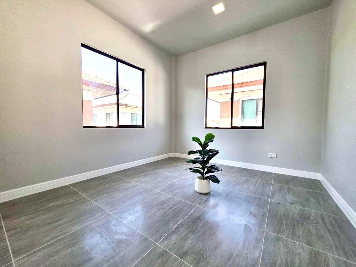 For SalePathum Thani,Rangsit, Thammasat : Newly renovated house for sale, ready to move in Modern style ✨📍 Baan Fah Piyarom, Lam Luk Ka Khlong 6