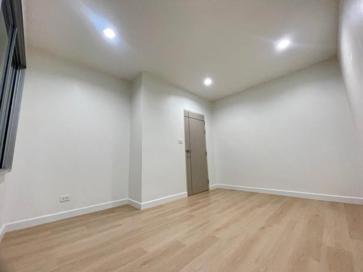 For SaleTownhomePattanakan, Srinakarin : For Sale Townhouse/Townhome  , Town Plus Rama 9 , newly renovated , Hua Mak , Bang Kapi , Bangkok , CX-140112