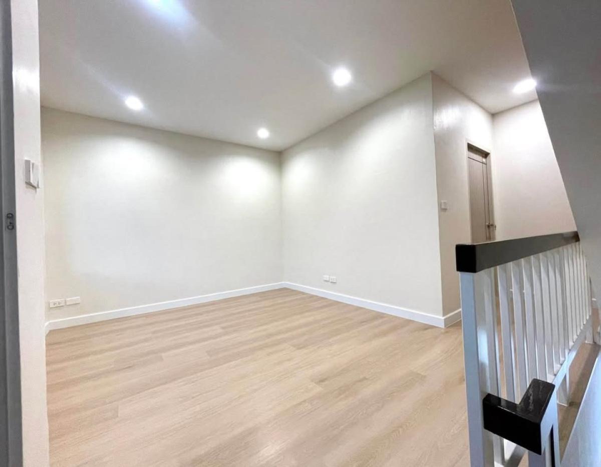 For SaleTownhomePattanakan, Srinakarin : For Sale Townhouse/Townhome  , Town Plus Rama 9 , newly renovated , Hua Mak , Bang Kapi , Bangkok , CX-140112