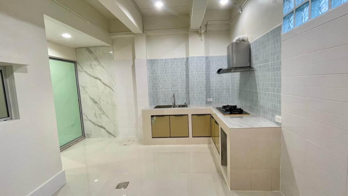 For SaleTownhomePattanakan, Srinakarin : For Sale Townhouse/Townhome  , Town Plus Rama 9 , newly renovated , Hua Mak , Bang Kapi , Bangkok , CX-140112