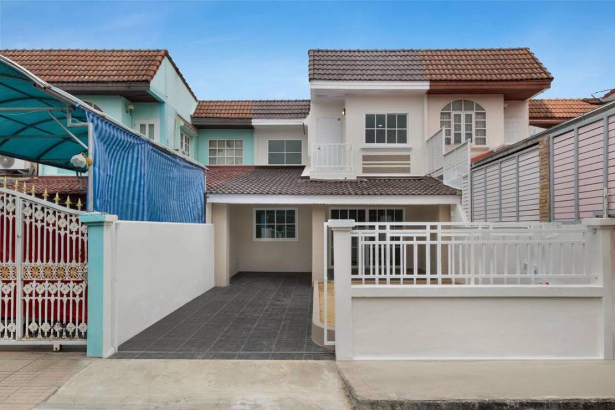 For SaleTownhomeNonthaburi, Bang Yai, Bangbuathong : For Sale Townhouse/Townhome  , Baan Bua Thong 2 , wide frontage , newly renovated , Bang Rak Phatthana , Bang Bua Thong , Nonthaburi , CX-141083